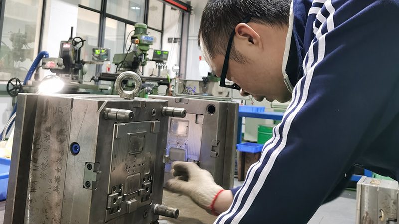成都模具加工材质选择：揭秘关键因素与误区